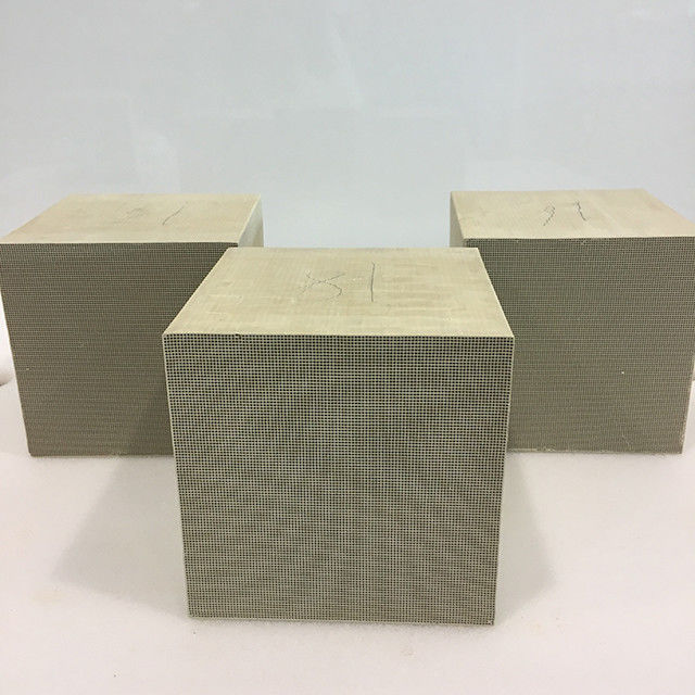 Pt Pd RHの触媒コンバーターの木製の炉の規準の尾ガスの触媒のOCの触媒46 CPSI